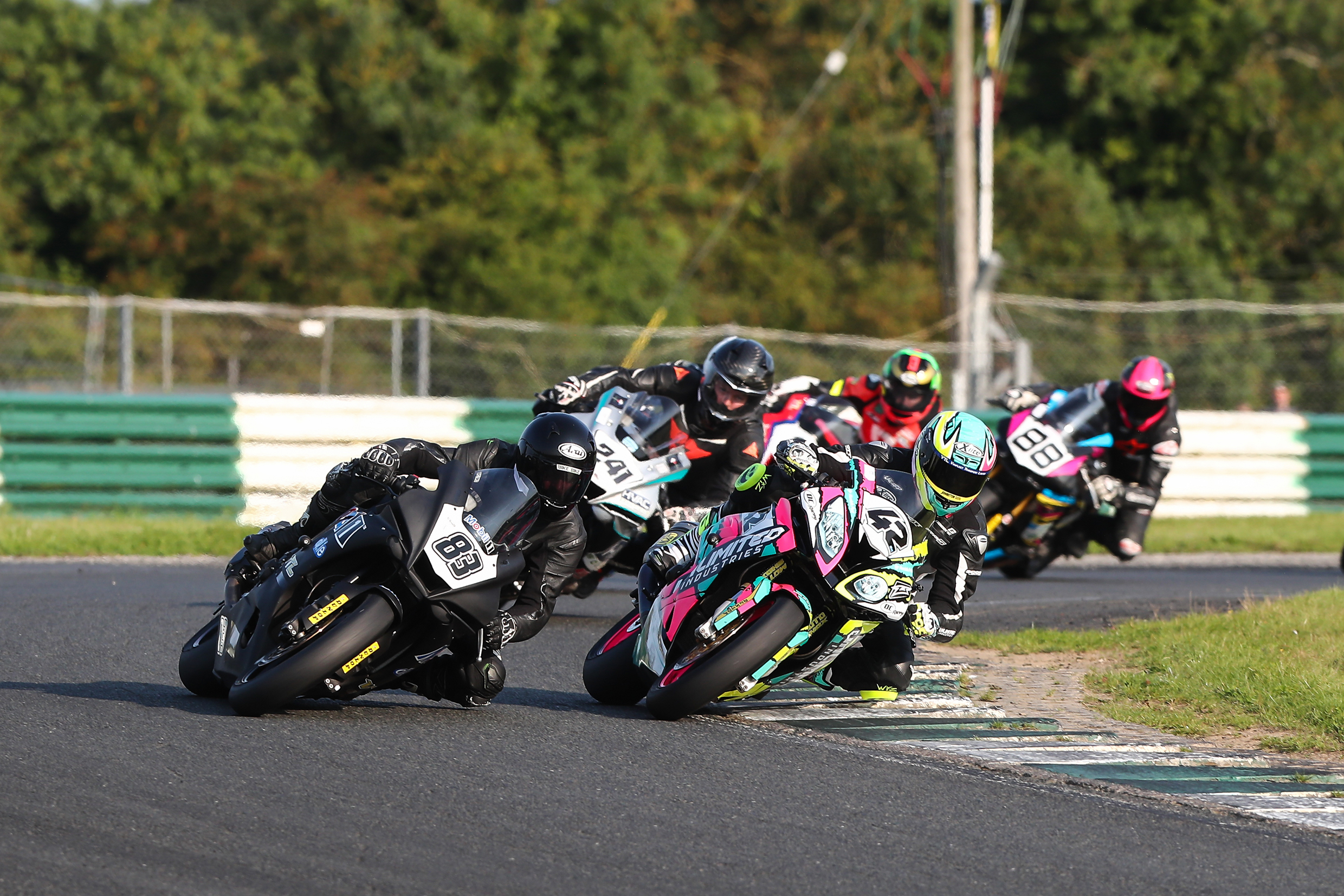 d5589246-e079-48bb-fb7b-12c95fe59af2-1